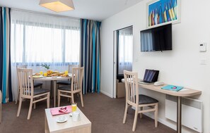 Dining - Accès piscine ! Studio cosy et au calme ! (La Rochelle)
