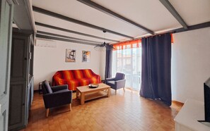 TV - Welcome to Filippi Furnished Bungalows! (Porto-Vecchio)