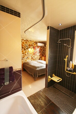 Hair dryer, towels