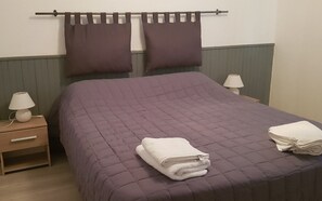 1 غرفة نوم وملاءات أسرّة