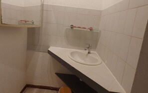 Een douche, handdoeken