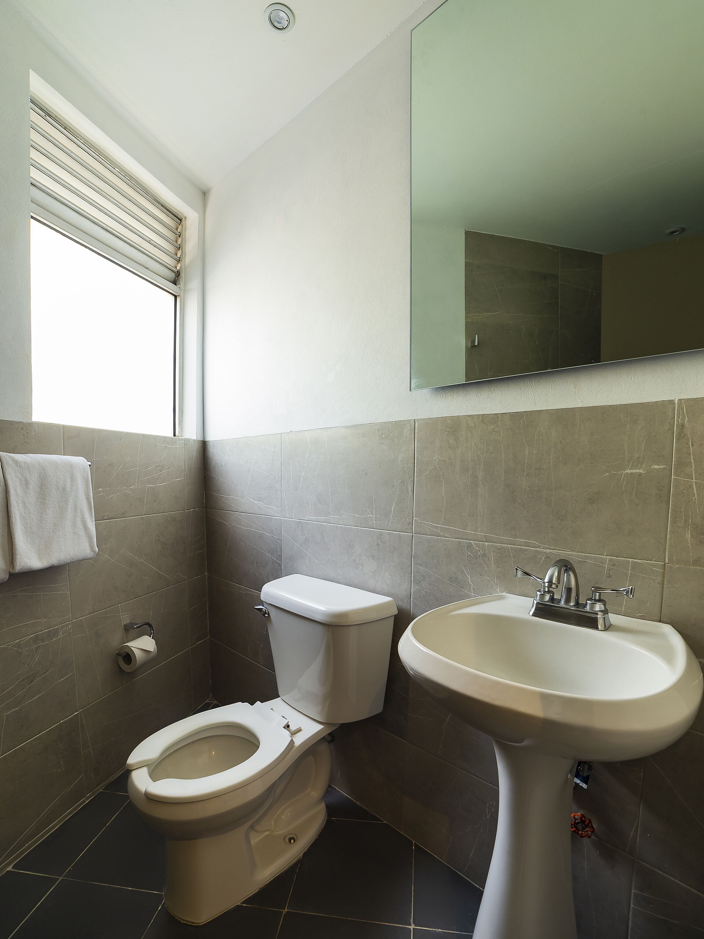 superior room | bathroom | shower, towels