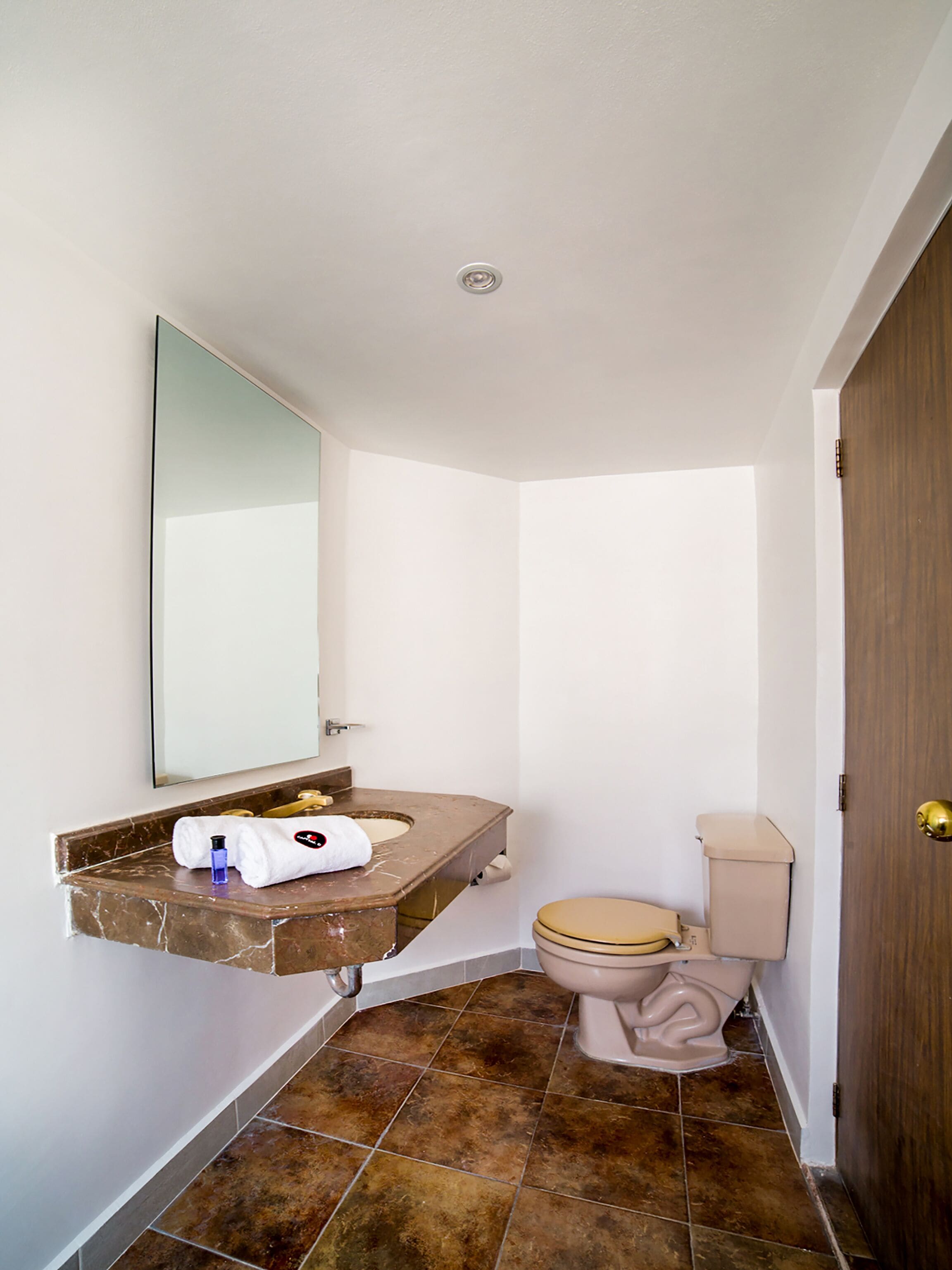 standard room | bathroom | shower, towels