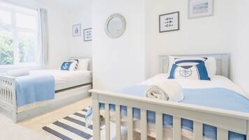 4 chambres, fer et planche Ă repasser, Wi-Fi, draps fournis