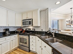 冰箱、微波炉、烤箱、洗碗机