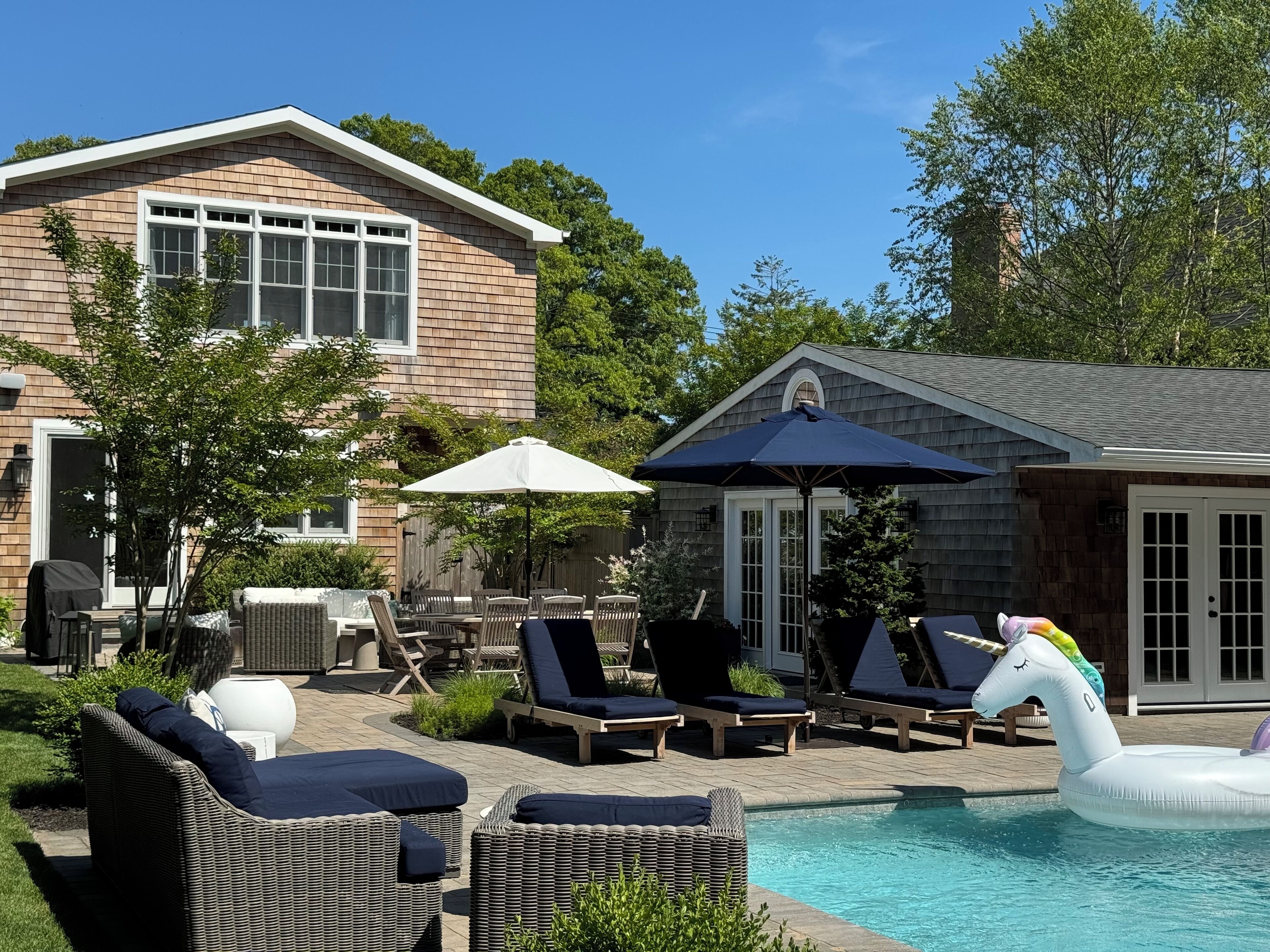 Tote To Town, Bike To Beach - Hamptons Retreat