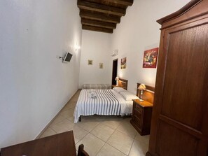 Royal Double or Twin Room - L'Antica Torre Caralis Holiday (Cagliari)
