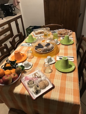 Breakfast meal - L'Antica Torre Caralis Holiday (Cagliari)