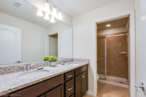 House, Multiple Beds | Bathroom