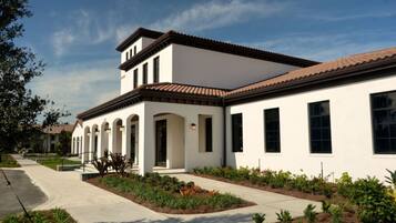 Casa, varias camas | Vista frontal de la propiedad