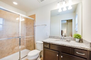 House, Multiple Beds | Bathroom