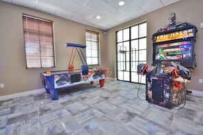 Townhome, 5 Bedrooms | Games room