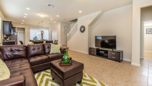 House, 5 Bedrooms | Living area - Windsor at Westside Exec Villas- 8948rs (Kissimmee)