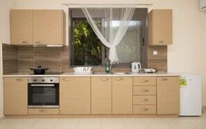 Private kitchen - Possidi Villas VII by Halkidiki Villas (Kassandra)