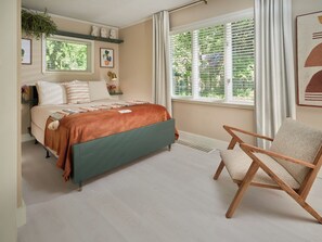 4 Schlafzimmer, Schreibtisch, Bügeleisen/Bügelbrett, Reisekinderbett