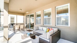 House, 5 Bedrooms | Terrace/patio