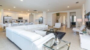 House, Multiple Beds | Living area | Flat-screen TV - Solterra Exec Villas- 6160boa (Davenport)