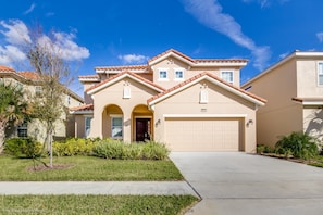 House, 6 Bedrooms | Exterior