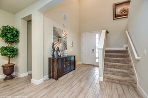 Casa, varias camas | Área de sala de estar