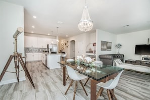 House, 6 Bedrooms | Living area | TV