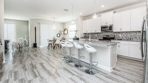 House, 6 Bedrooms | Private kitchen - Storey Lake Exec Villas- 4795kkc (Kissimmee)
