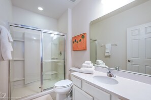 House, Multiple Beds | Bathroom
