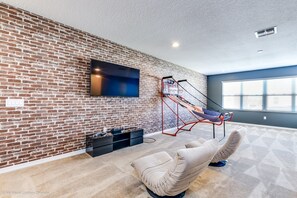 House, Multiple Beds | Television