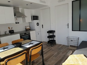 Dining - VACATION HOME, EVERYTHING BY BIKE! (NOIRMOUTIER)