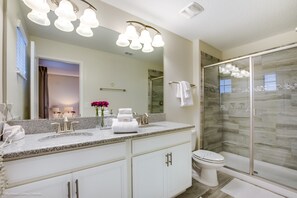 House, 6 Bedrooms | Bathroom