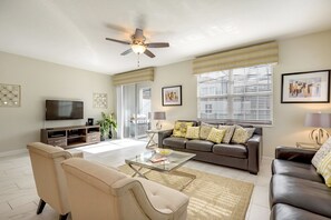 Casa adosada, 4 habitaciones | Zona de estar