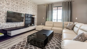House, 6 Bedrooms | Living area - Solterra Exec Villas- 5476sc (Davenport)