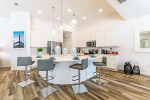 Talo, 5 makuuhuonetta | Ruokailu omassa huoneessa