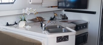 Ainutlaatuinen ja kauniita CRUISER 32 JALKA !!!  KAYAK & PADDLEBOARD sisällytetty !!!   <br>