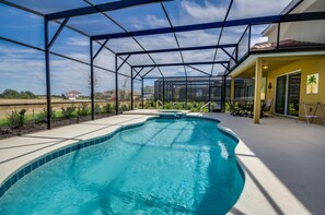 Maison, 5 chambres | Piscine couverte