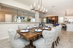 House, Multiple Beds | In-room dining