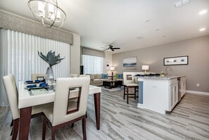 Townhome, 4 Bedrooms | In-room dining