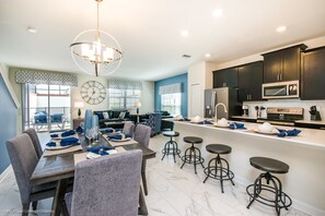 Townhome, 5 Bedrooms | In-room dining