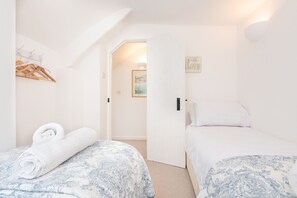 2 bedrooms, bed sheets