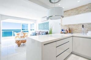 Fridge, microwave, dishwasher, coffee/tea maker - Veracruz 5-C Deluxe Apartment Levante Beach (Benidorm)