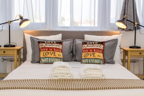 1 bedroom, desk, iron/ironing board, WiFi