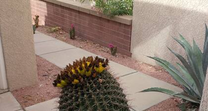 Lovely Two Bedroom Getaway Located On Omni National Golf Course