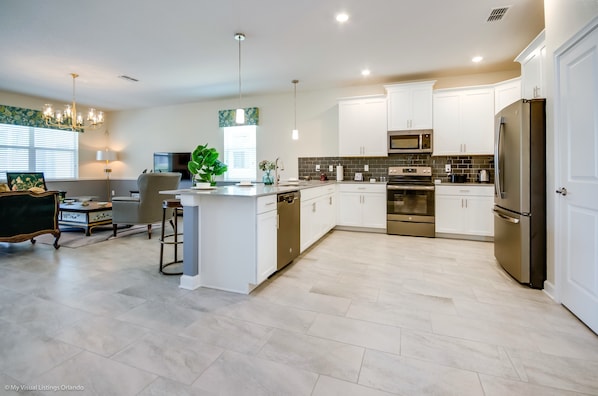 House, Multiple Beds | Private kitchen