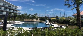 Stylish maritime apartment three-sided terrace dream in the nature reserve