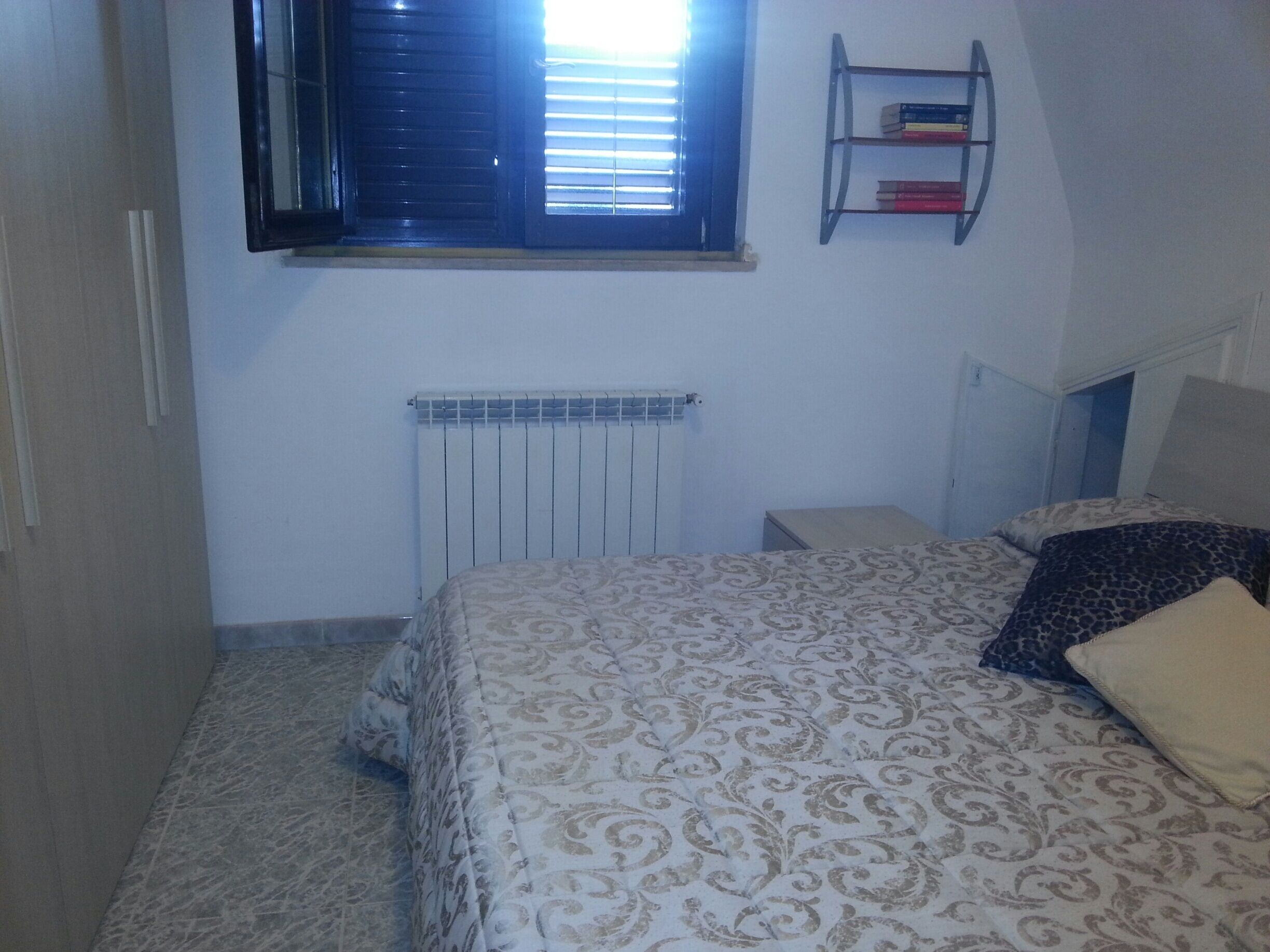 2 camere, insonorizzazione, ferro/asse da stiro, Wi-Fi gratuito