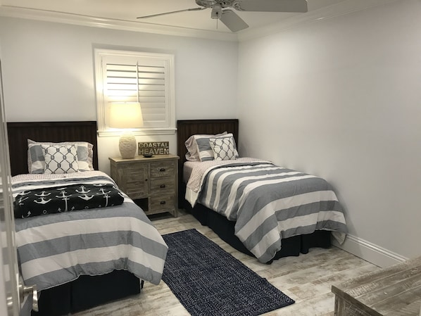 4 quartos, ferros/tábuas de passar roupa, Wi-Fi, roupa de cama