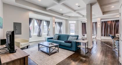 Beautiful Well Located 3BR Condo For 3 International Students and/or Interns.