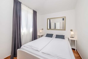 2 bedrooms, in-room safe, WiFi, bed sheets