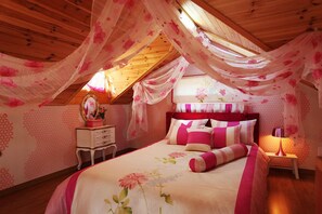 1 habitación, decoración personalizada y muebles diferentes 