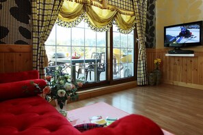 Duplex (14 PY) | Living room