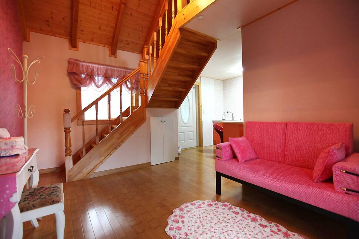 Dúplex (12 PY) | 1 habitación, cortinas blackout, wifi gratis y decoración personalizada